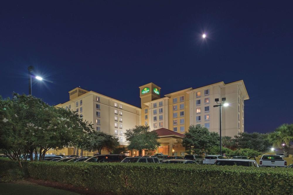Hotel La Quinta By Wyndham San Antonio Airport Exterior foto