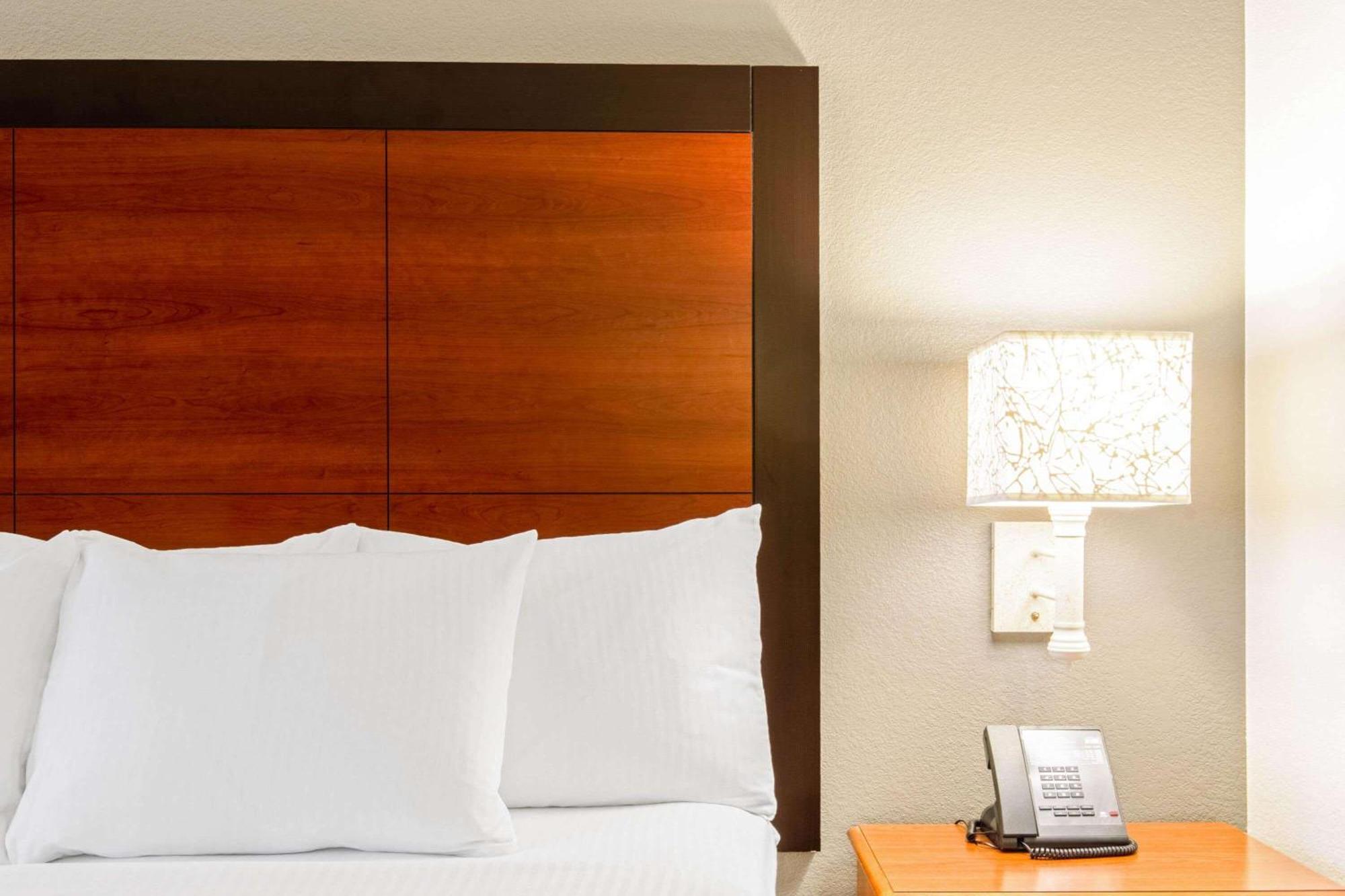 Hotel La Quinta By Wyndham San Antonio Airport Exterior foto